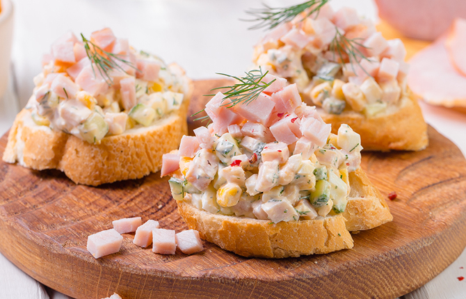 Бутерброд-салат с карбонадом фото